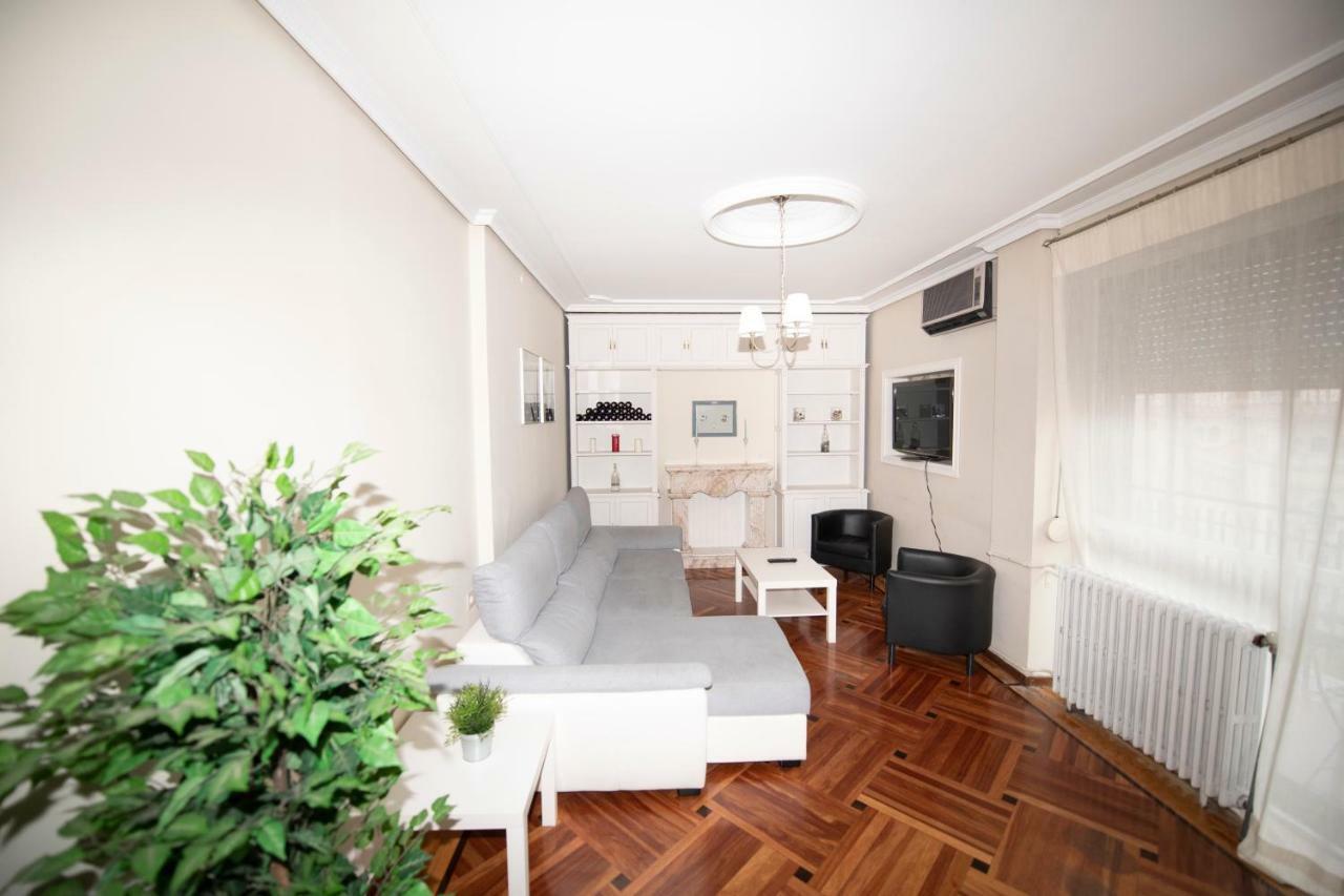 Espacios Blanco Santiago - Con Parking. Apartment บายาโดลิด ภายนอก รูปภาพ